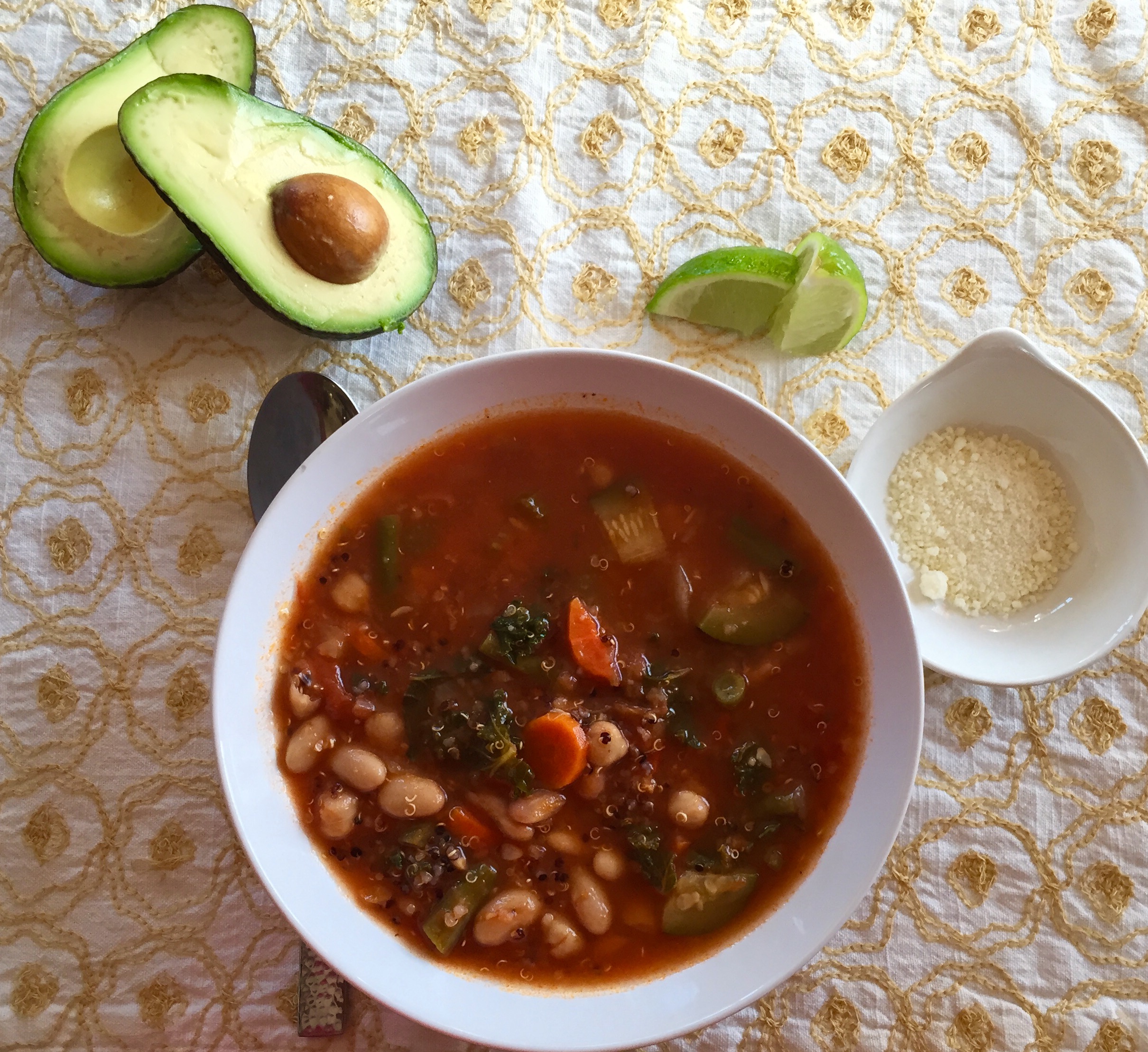 Healthy Vegetarian Quinoa and Kale Minestrone Soup